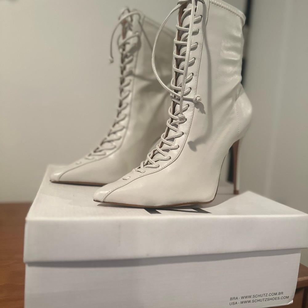 SCHUTZ Women's Cream Lace-Up Boots